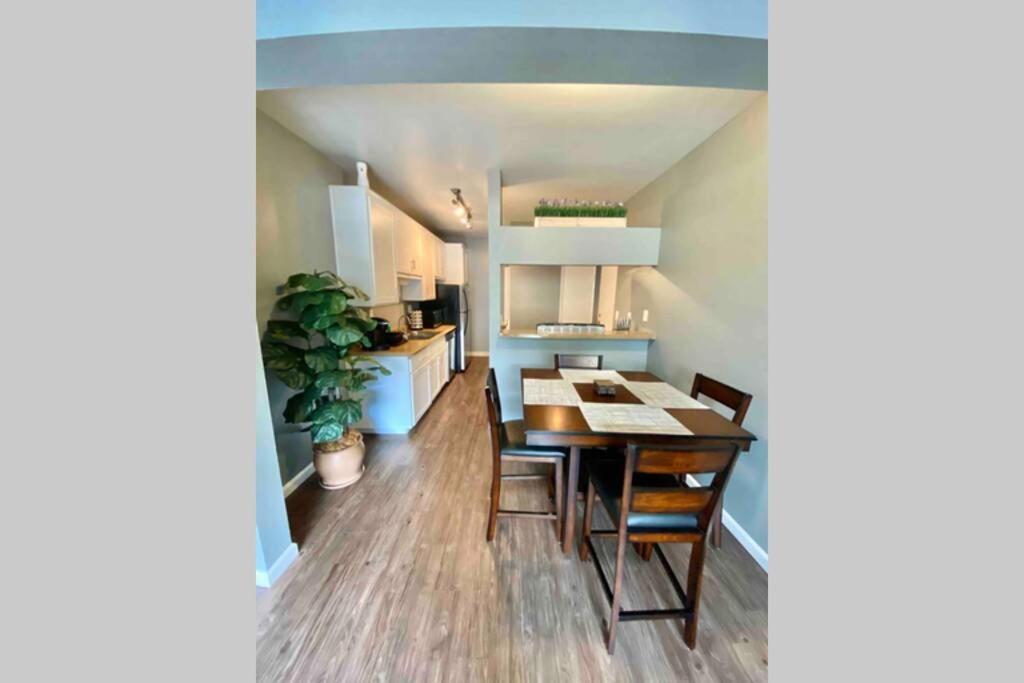Centrally Located To All San Diego Has To Offer Bagian luar foto